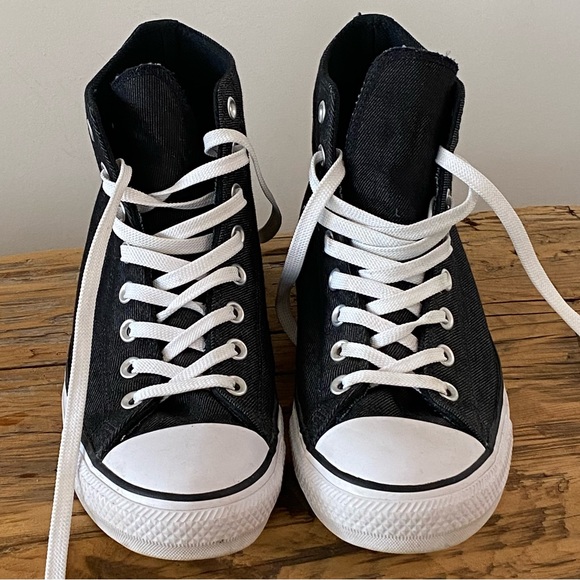 UNISEX HIGH TOP Chuck Taylor All Star Classic ••••• (men’s 9 women’s 11) - Picture 4 of 11